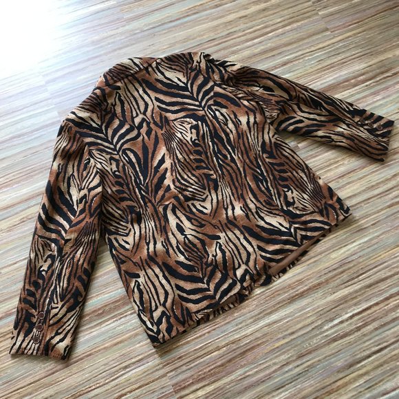 Stylish Brown Animal Print Blazer - Picture 5 of 8